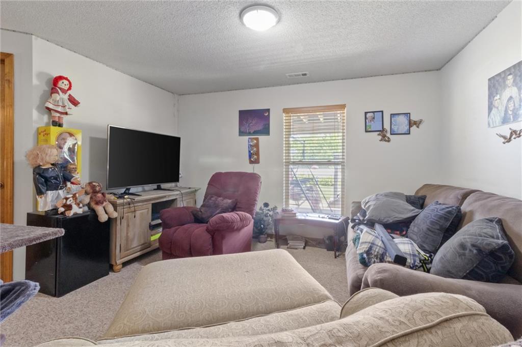 7557 SE Troxler Lane