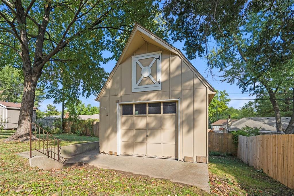 3909 S Milton Drive