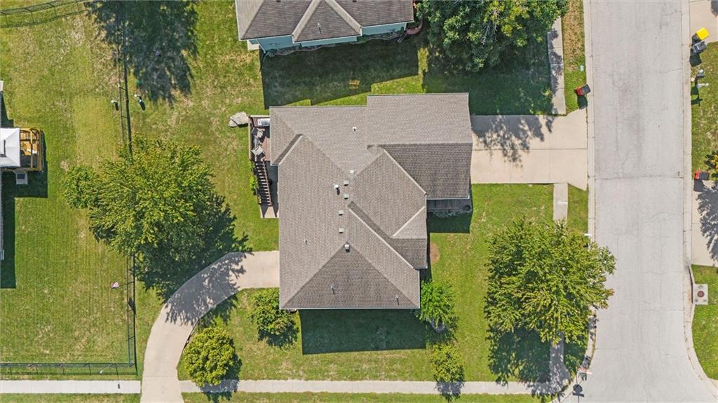 805 NW Albatross Drive