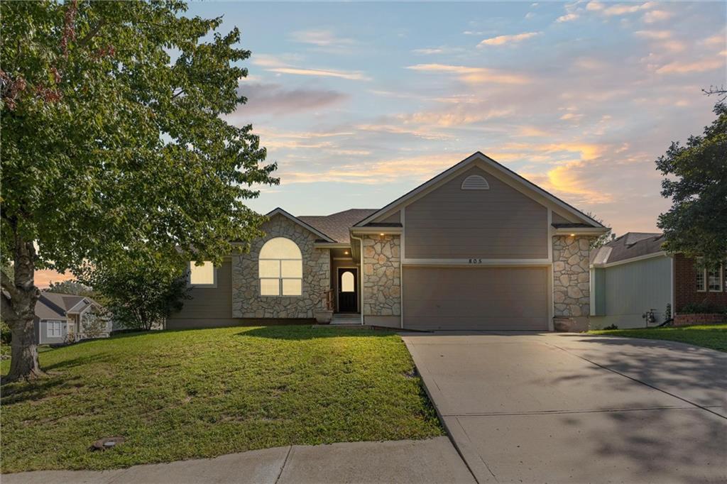 805 NW Albatross Drive