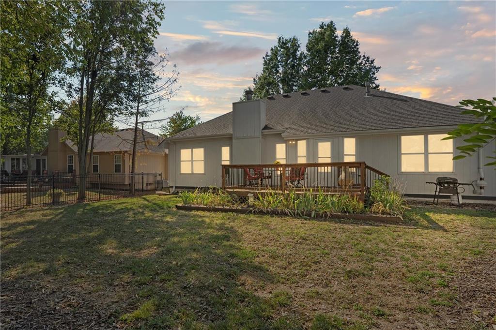 804 NE Ridge Creek Drive