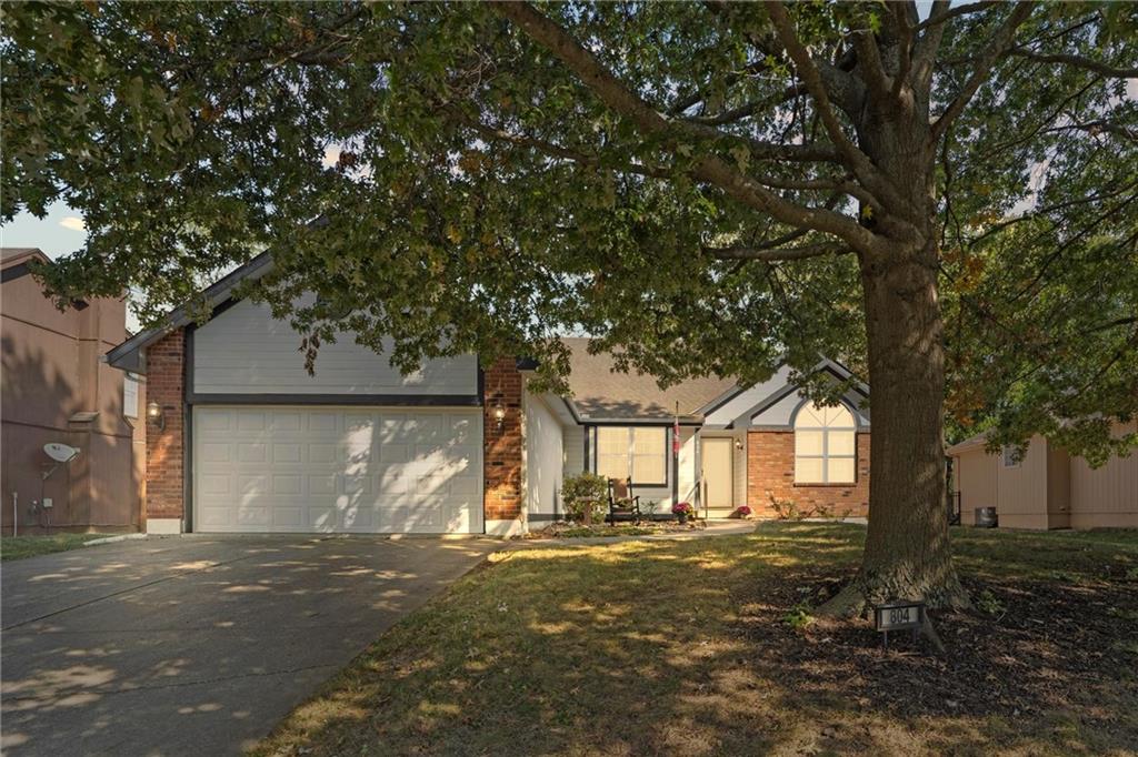 804 NE Ridge Creek Drive
