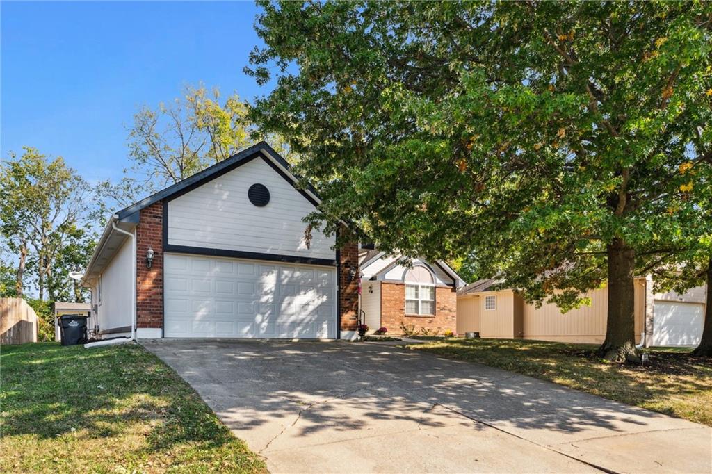 804 NE Ridge Creek Drive