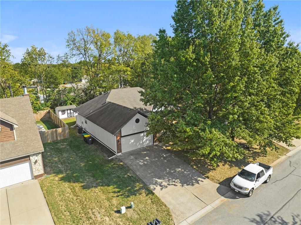 804 NE Ridge Creek Drive