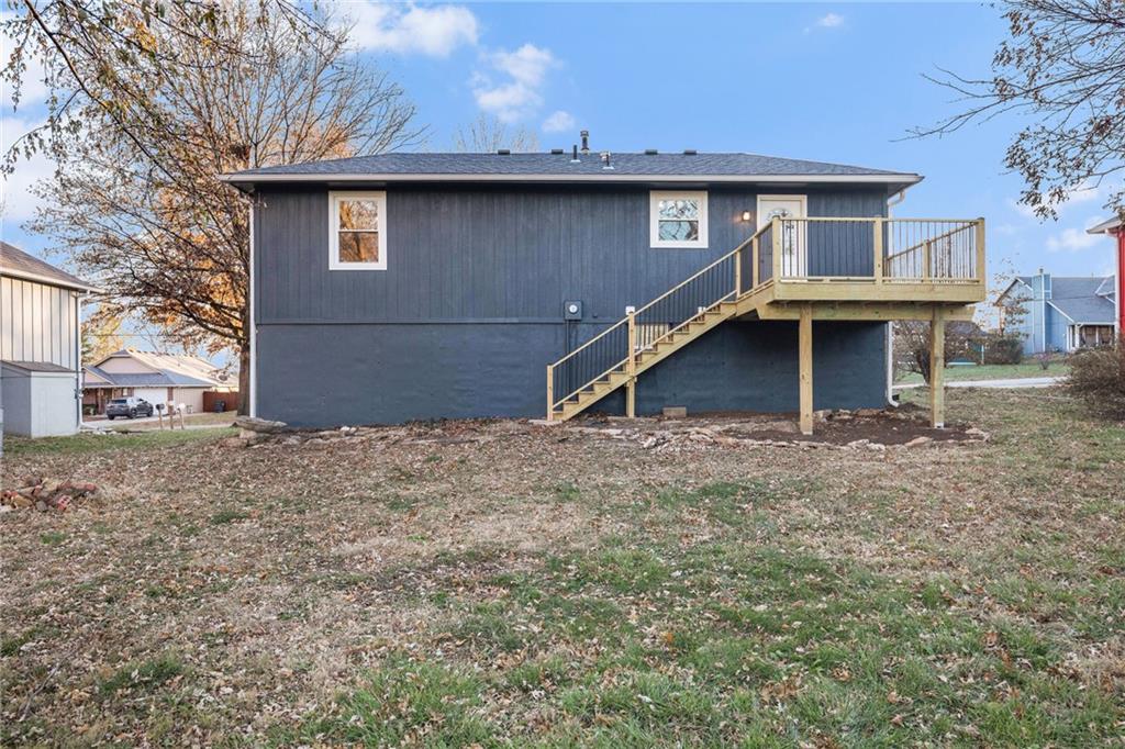 1202 R D MIZE Road