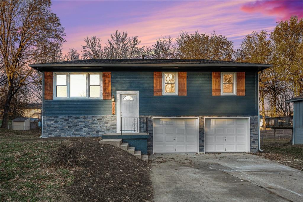 1202 R D MIZE Road