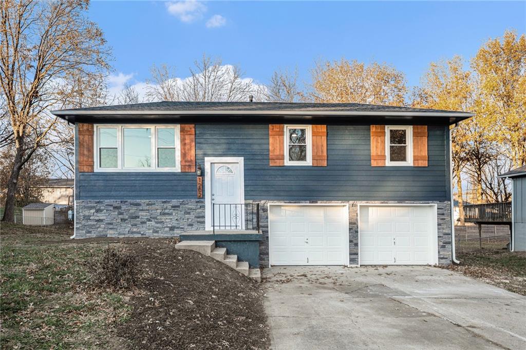1202 R D MIZE Road