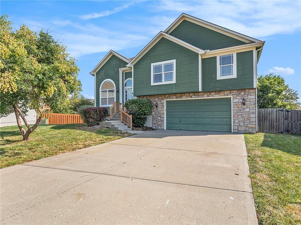 1229 SW Nagona Lane