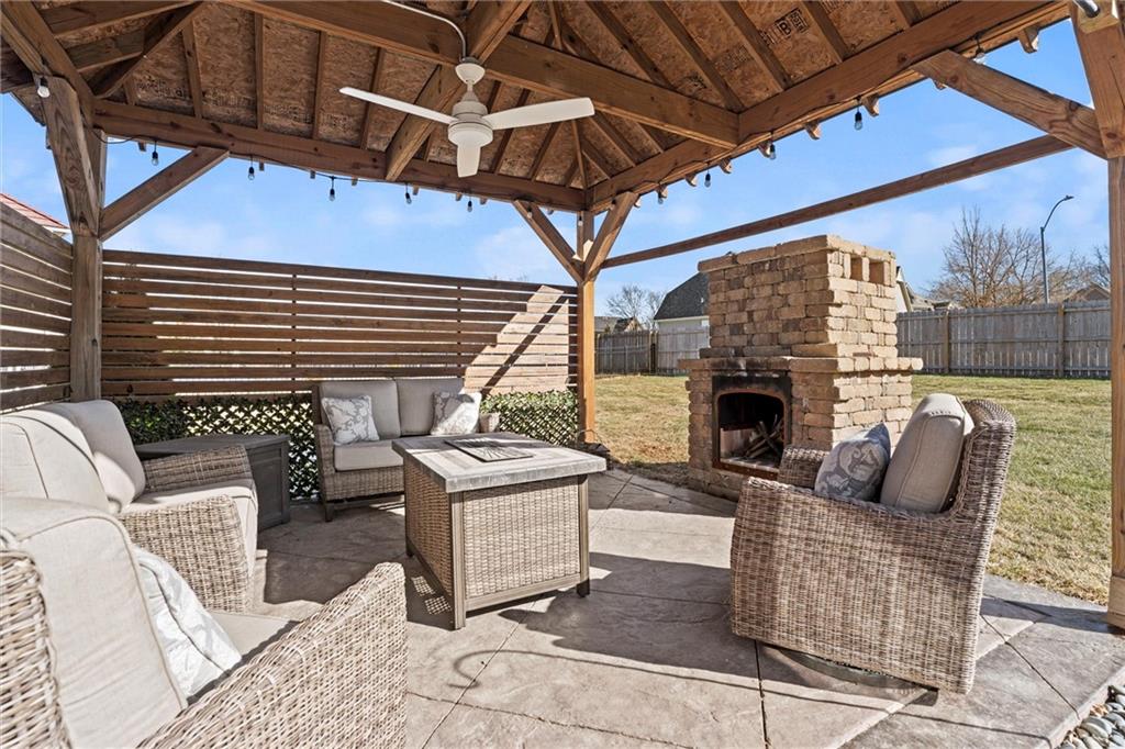 4209 NE TREMONT Circle