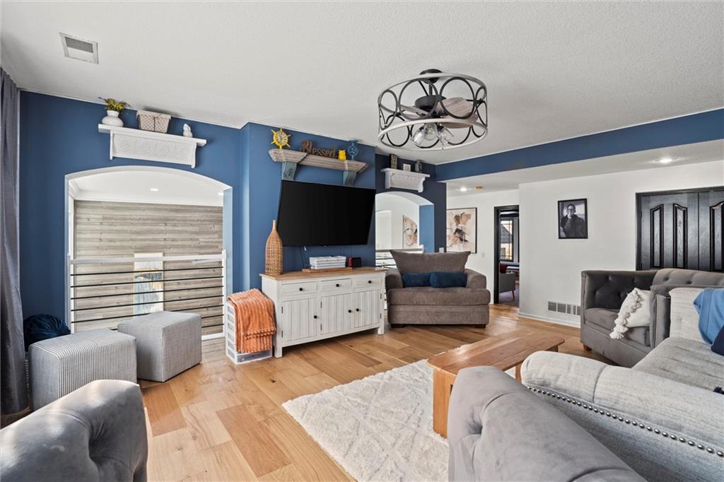 4209 NE TREMONT Circle