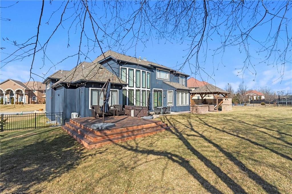 4209 NE TREMONT Circle