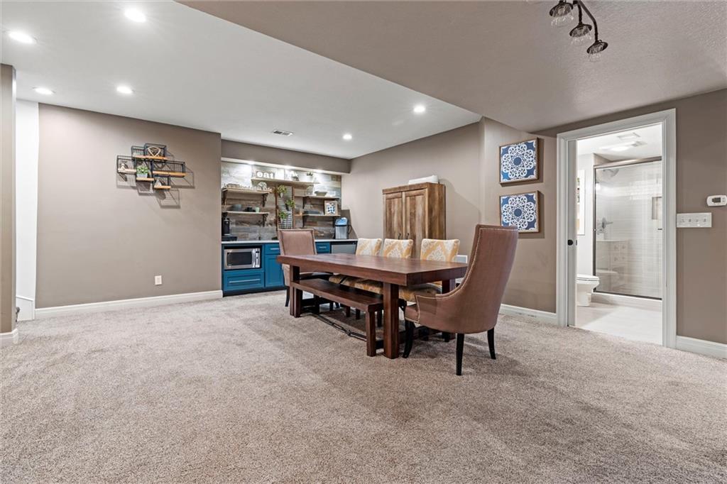 4209 NE TREMONT Circle