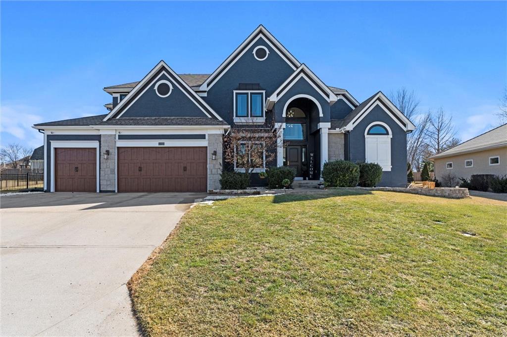 4209 NE TREMONT Circle