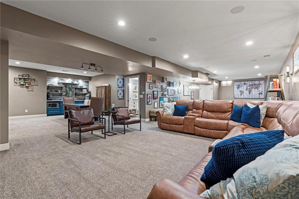 4209 NE TREMONT Circle