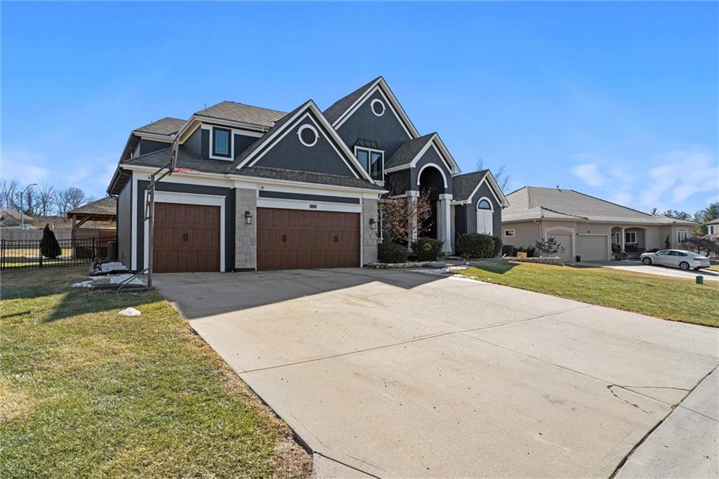 4209 NE TREMONT Circle