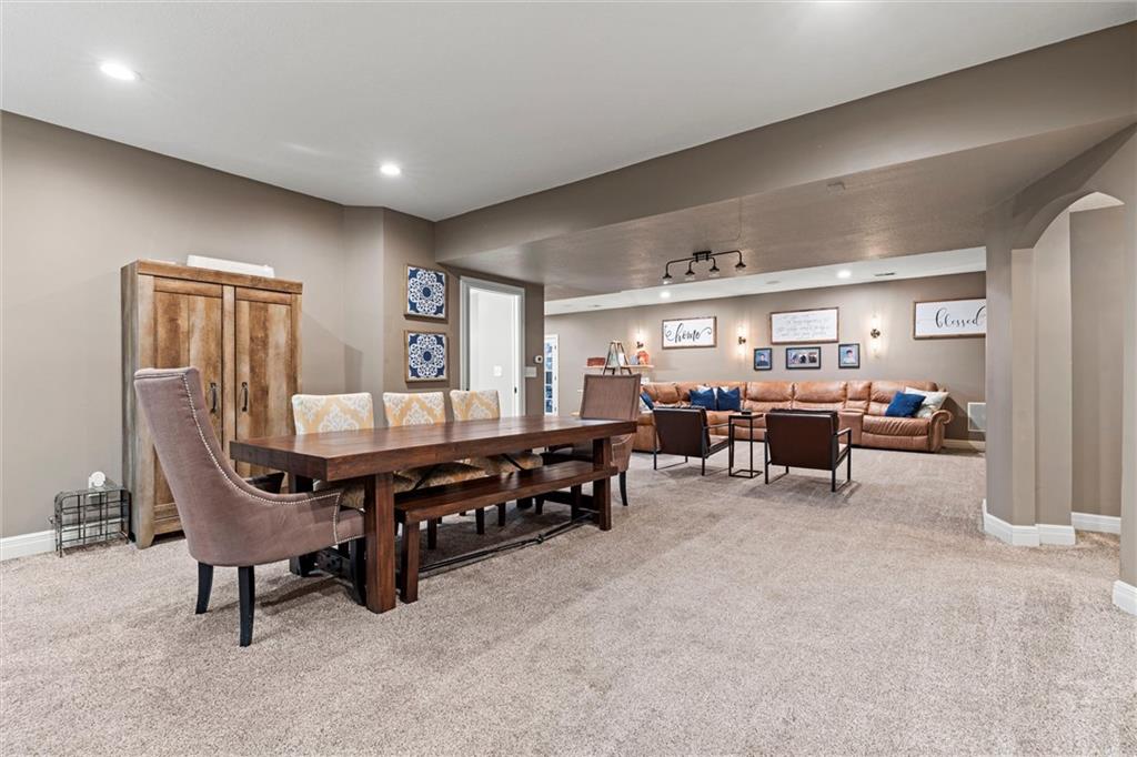 4209 NE TREMONT Circle
