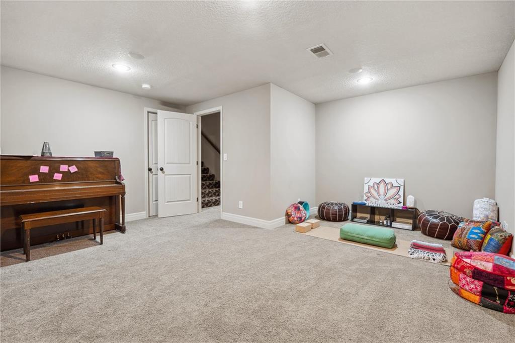 2804 NW Thoreau Drive