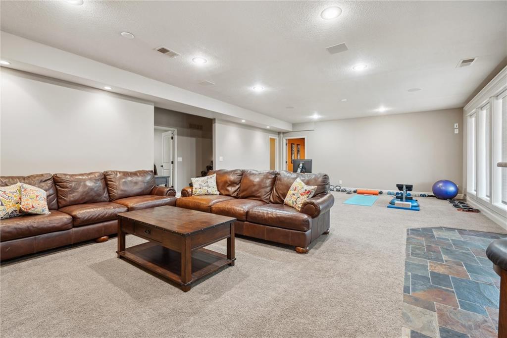 2804 NW Thoreau Drive