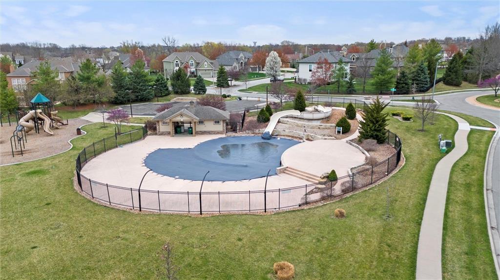 2804 NW Thoreau Drive
