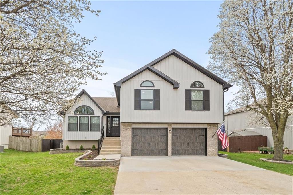 209 E Foxwood Drive