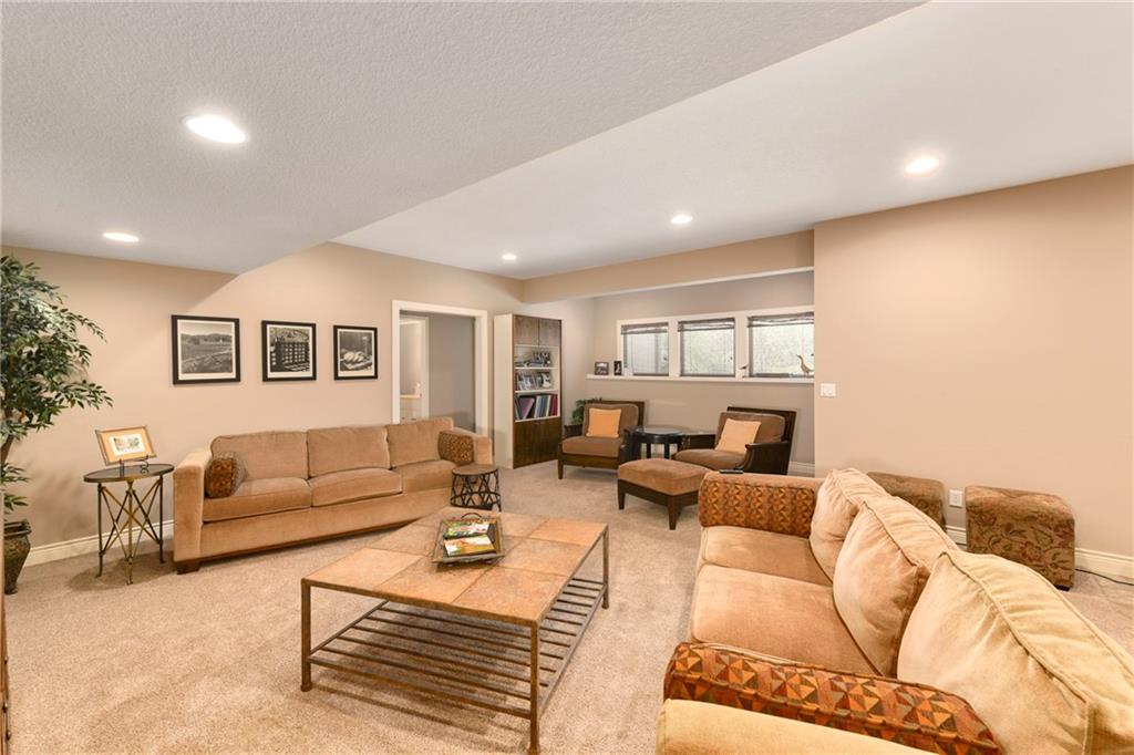 1699 NE Parkwood Drive