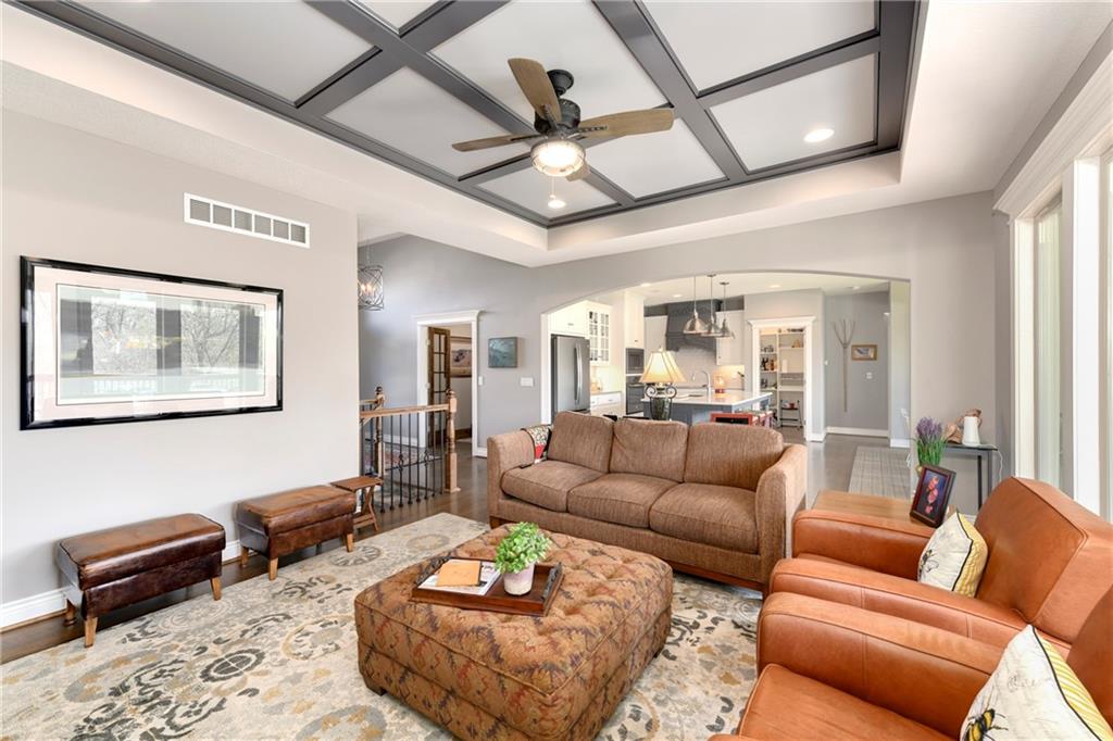 1699 NE Parkwood Drive