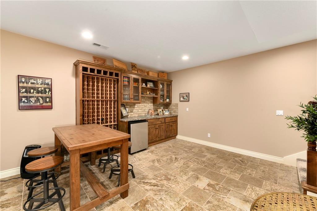 1699 NE Parkwood Drive