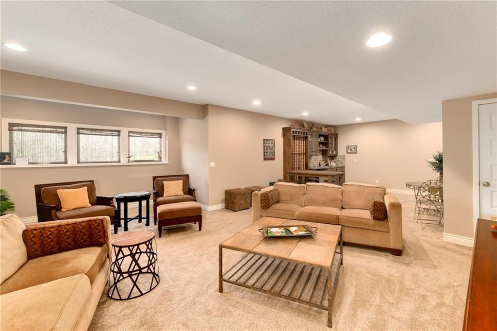 1699 NE Parkwood Drive