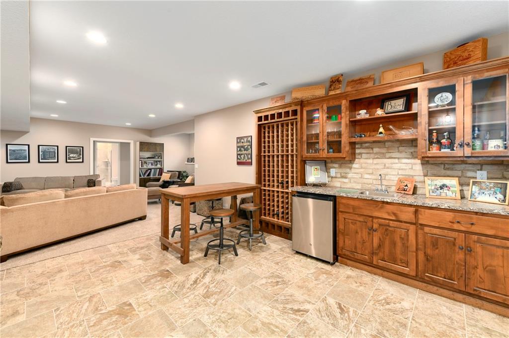 1699 NE Parkwood Drive