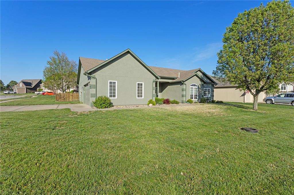 217 SW Ascot Court