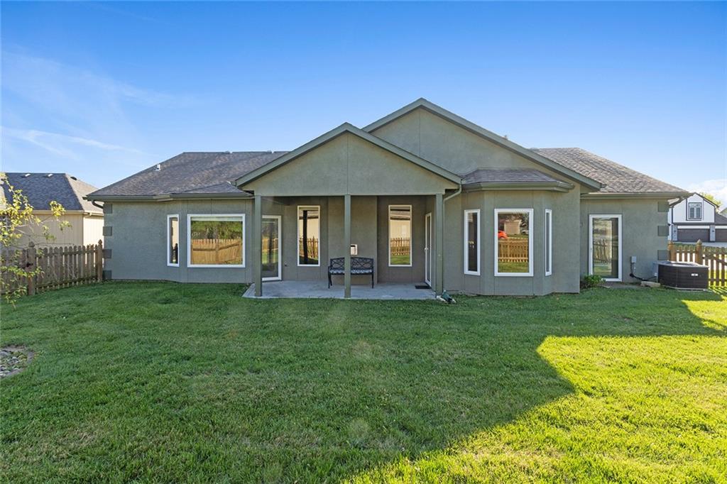 217 SW Ascot Court