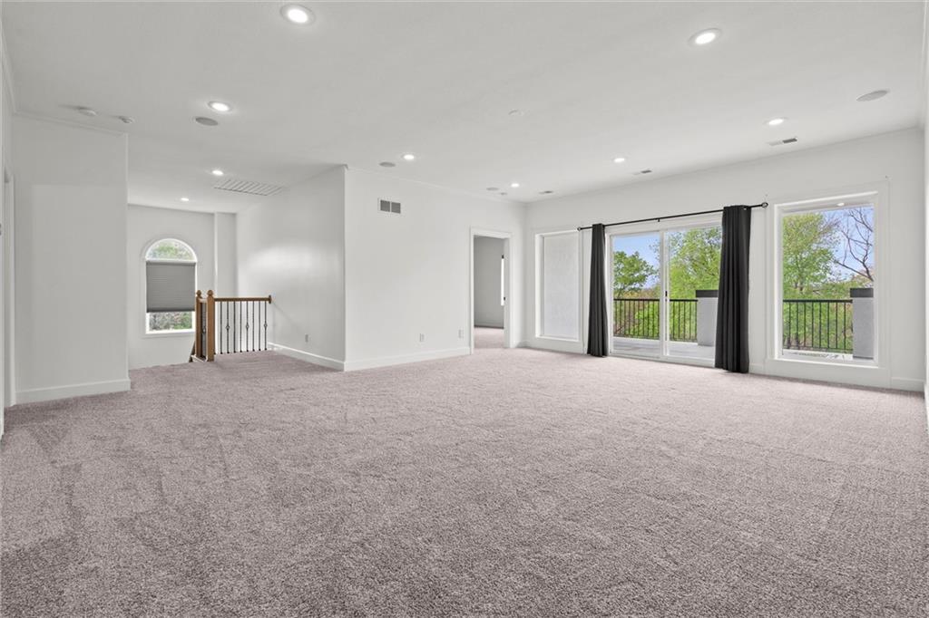 304 NW ROCKWOOD Court