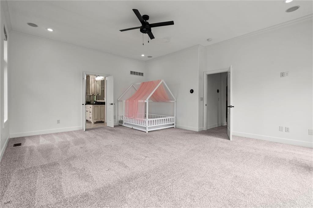 304 NW ROCKWOOD Court