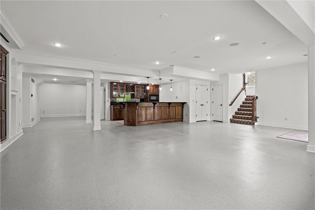 304 NW ROCKWOOD Court