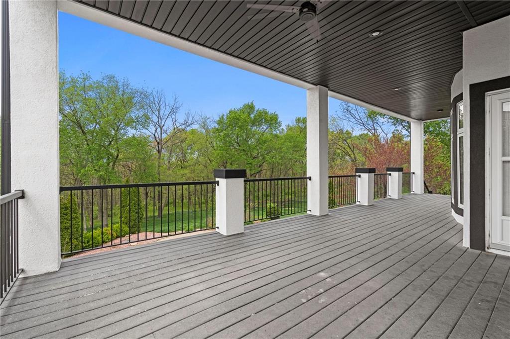 304 NW ROCKWOOD Court