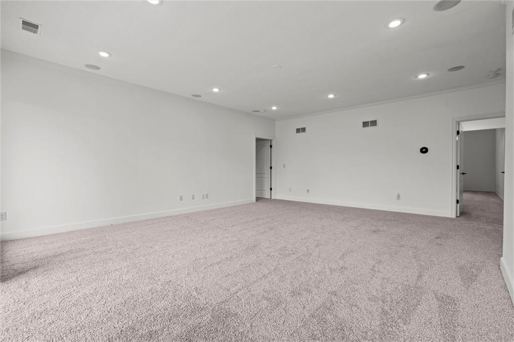 304 NW ROCKWOOD Court