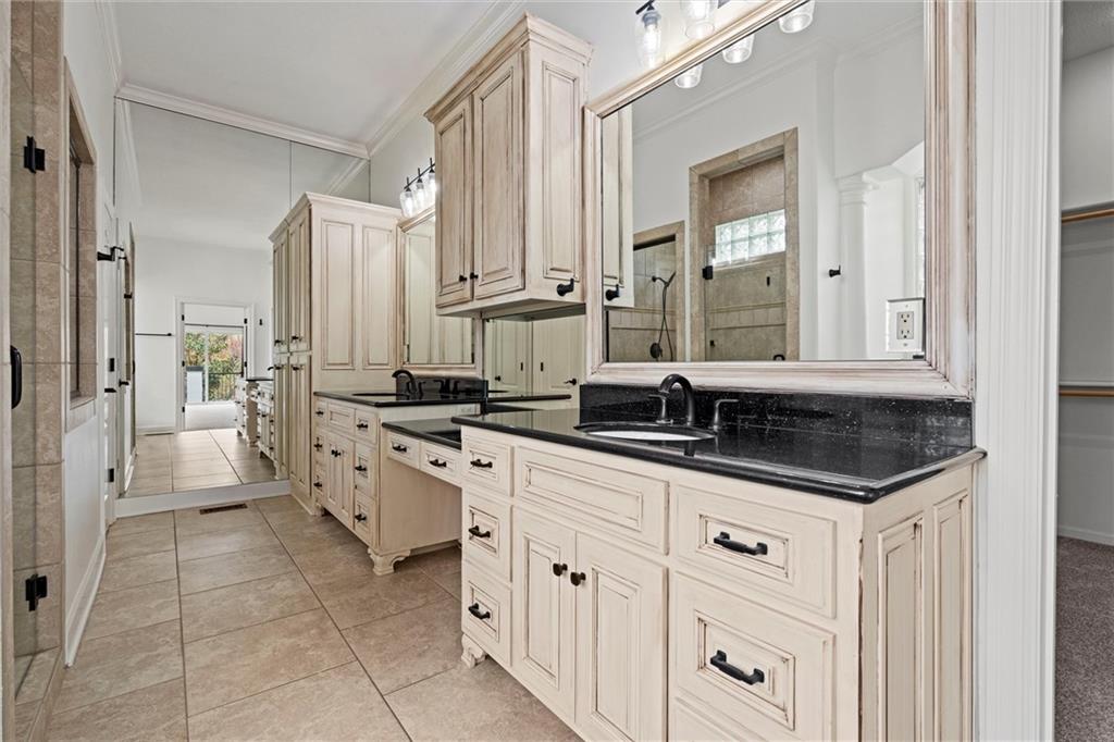 304 NW ROCKWOOD Court