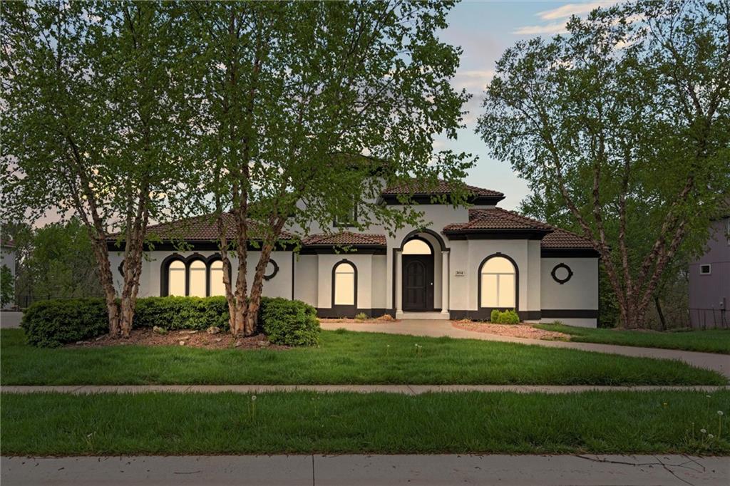 304 NW ROCKWOOD Court