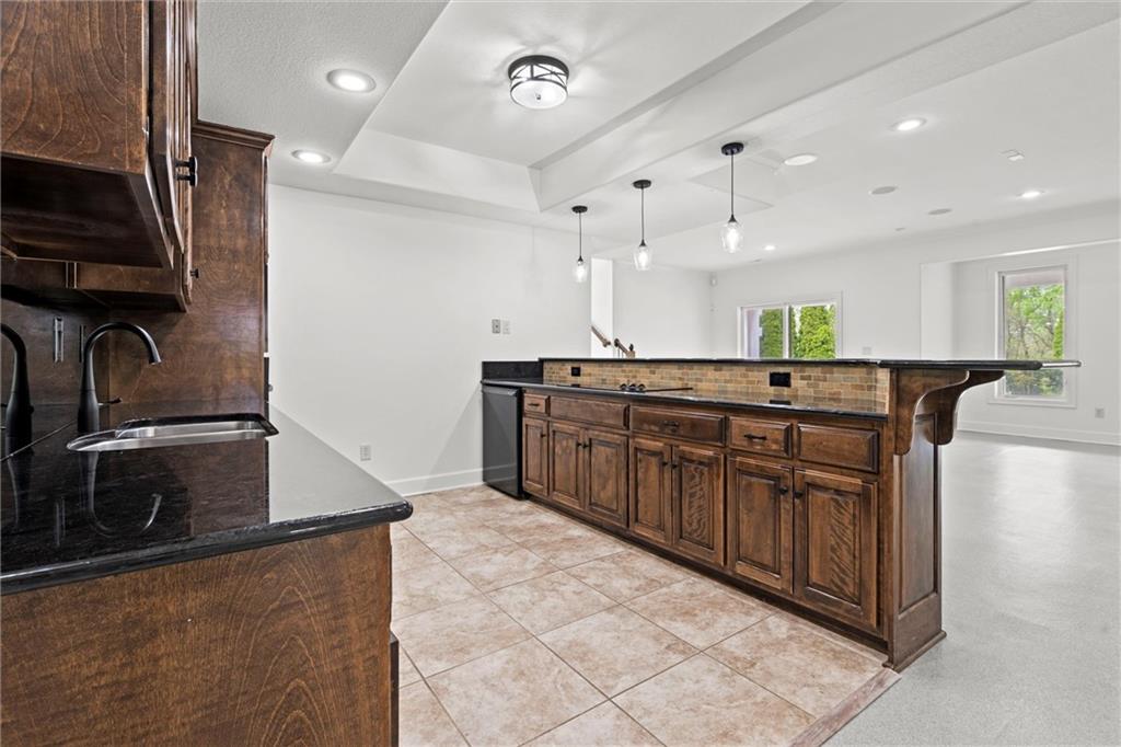304 NW ROCKWOOD Court