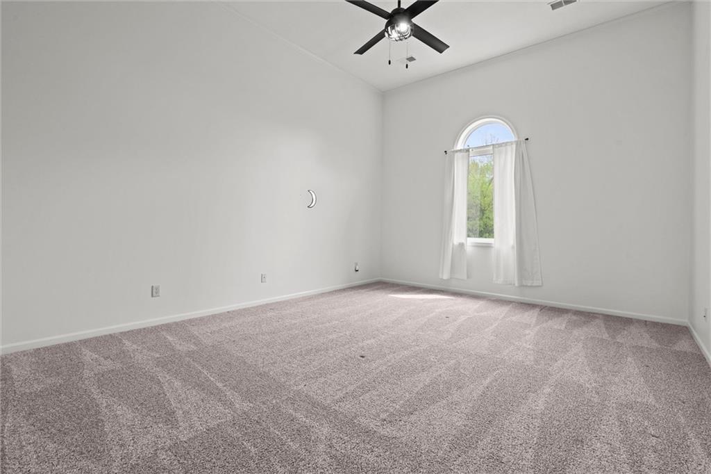 304 NW ROCKWOOD Court