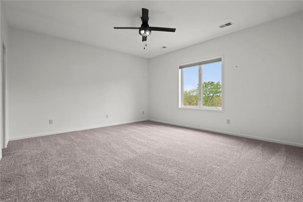 304 NW ROCKWOOD Court