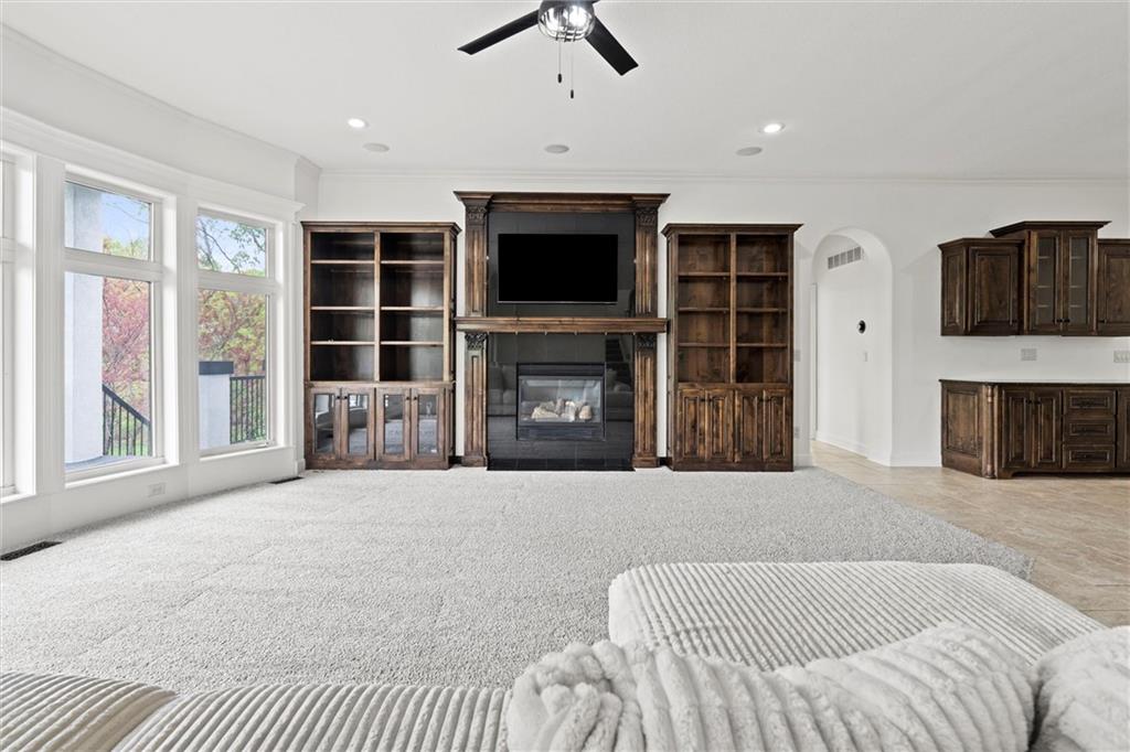 304 NW ROCKWOOD Court
