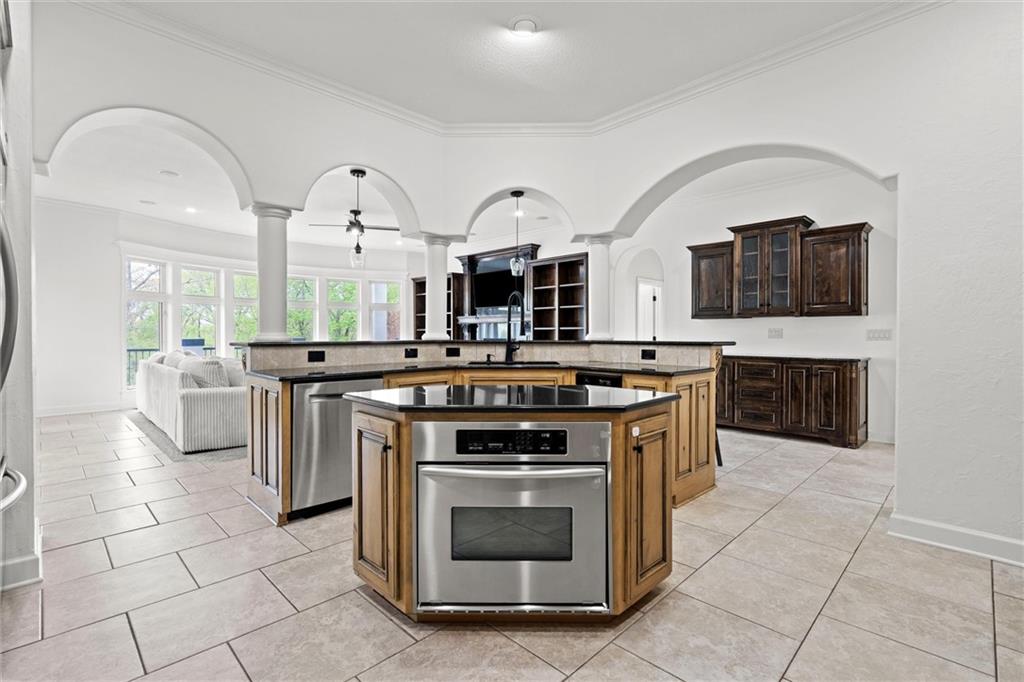 304 NW ROCKWOOD Court