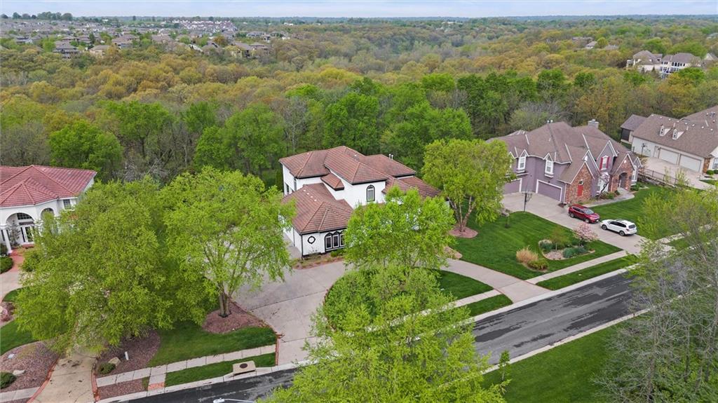 304 NW ROCKWOOD Court