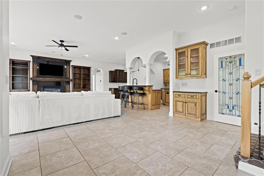 304 NW ROCKWOOD Court
