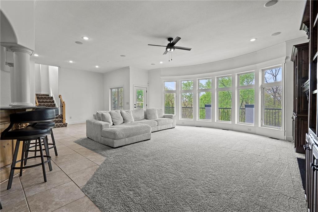 304 NW ROCKWOOD Court