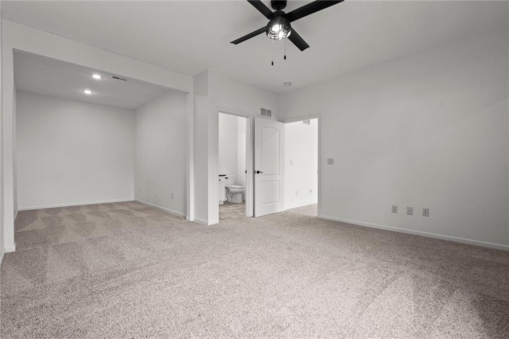 304 NW ROCKWOOD Court