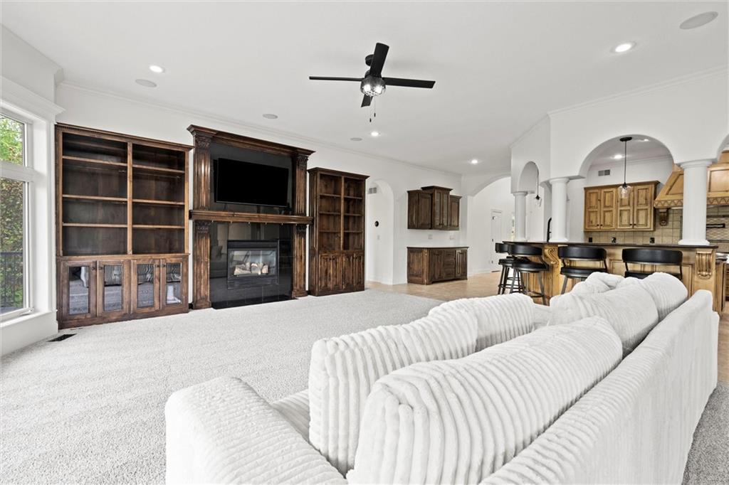 304 NW ROCKWOOD Court
