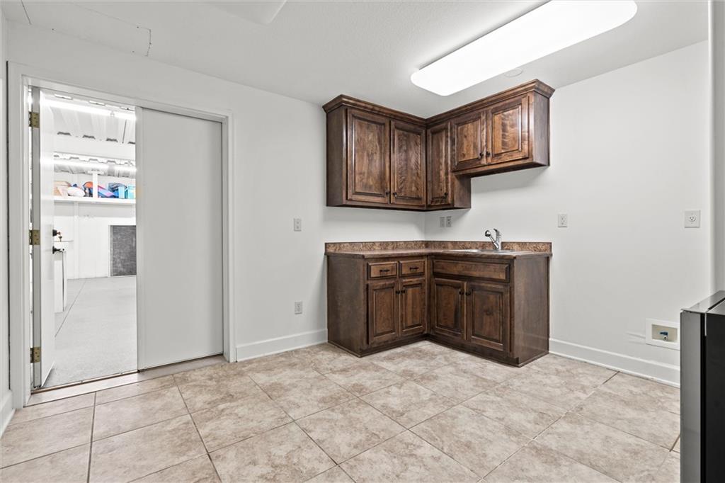 304 NW ROCKWOOD Court