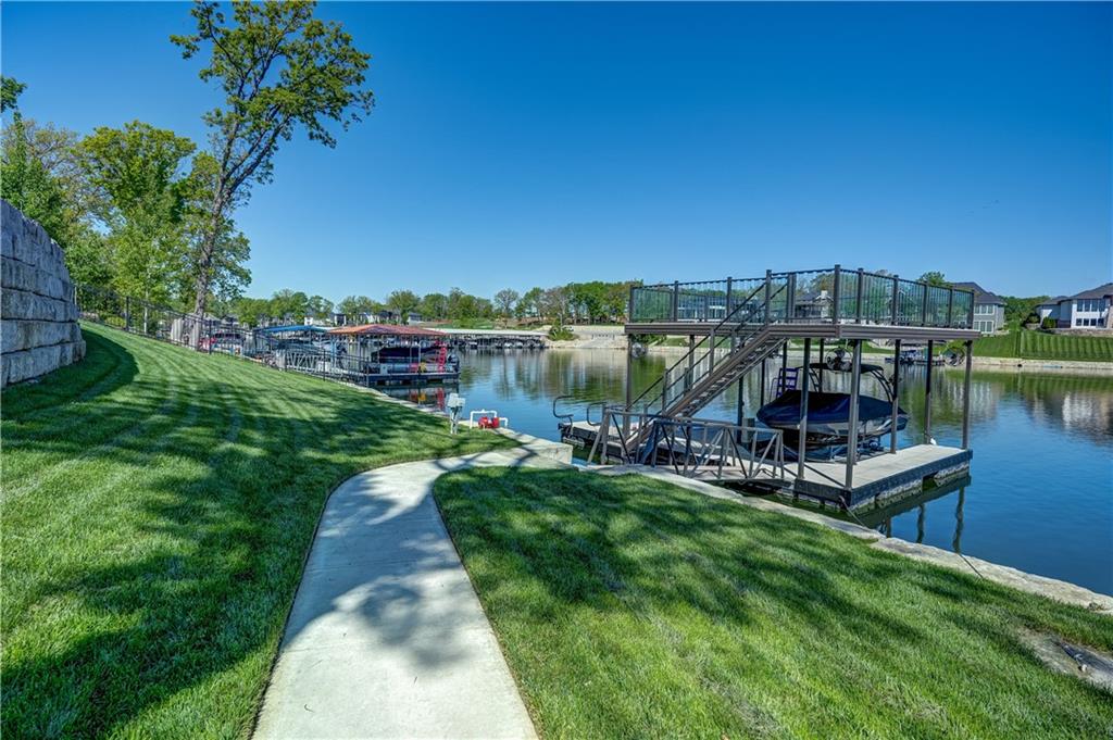 18 Black Hawk Drive